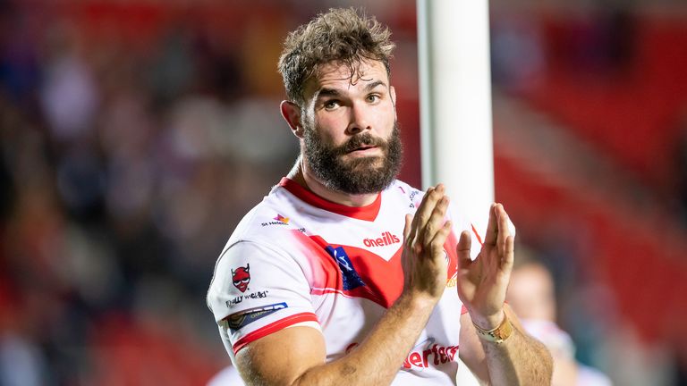 Watch highlights as man of the match Alex Walmsley was in sensational form for St Helens as they beat Leeds on Friday 