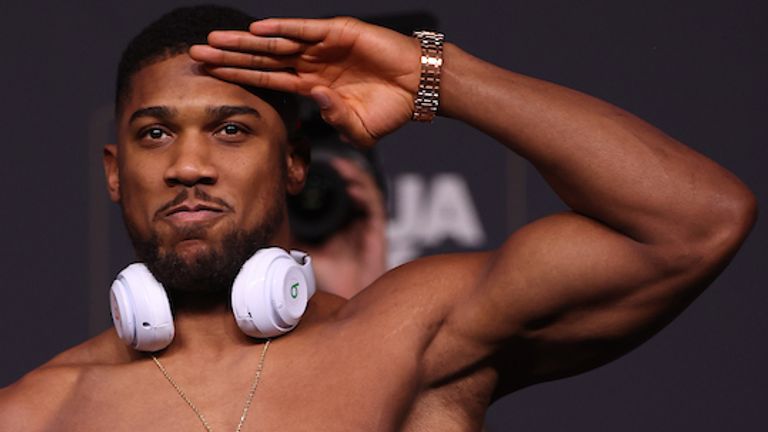 Anthony Joshua and Oleksander Usyk Weigh In ahead of their World Heavyweight Title clash tomorrow night at the Tottenham Hotspur Stadium in London.24 September 2021.Picture By EDDIE KEOGH Matchroom Boxing..The fighters face off. 