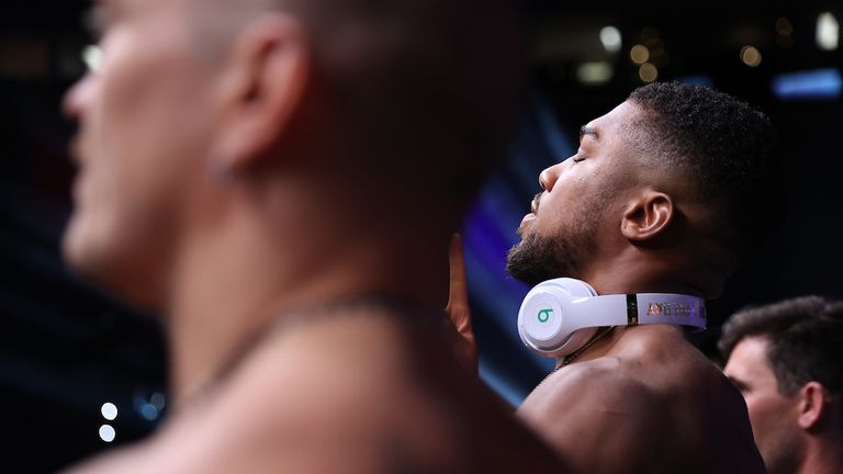 Anthony Joshua and Oleksander Usyk Weigh In ahead of their World Heavyweight Title clash tomorrow night at the Tottenham Hotspur Stadium in London.24 September 2021.Picture By Mark Robinson Matchroom Boxing..The fighters face off. 