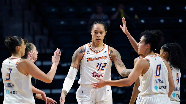 Check out the top three plays from Sunday night in the WNBA.