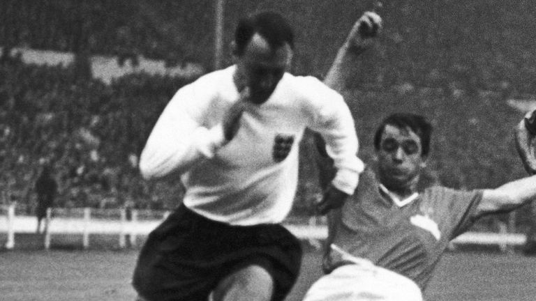 Jimmy Greaves durante la partita dell'Inghilterra contro la Francia nel 1966
