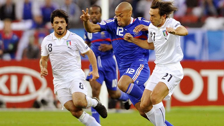 French forward Thierry Henry (C) is challenged by Italian midfielders Gennaro Gattuso (L) and Andrea Pirlo during the Euro 2008 Championships Group C football match France vs. Italy on June 17, 2008 at the Letzigrund stadium in Zurich. 