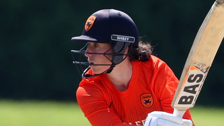 Georgia Elwiss struck an unbeaten 84 off 77 balls to steer Southern Vipers to victory and through to the final