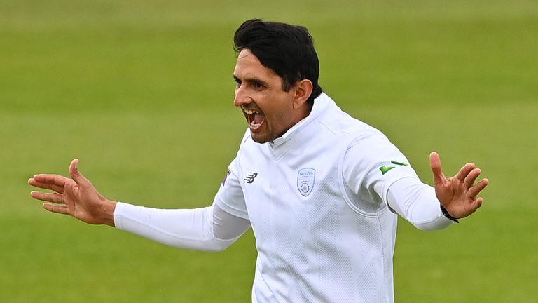 Mohammad Abbas of Hampshire celebrates taking the wicket of Eddie Byrom of Somerset during day one of the LV= County Championship match between Hampshire and Somerset at Ageas Bowl on May 06, 2021 i