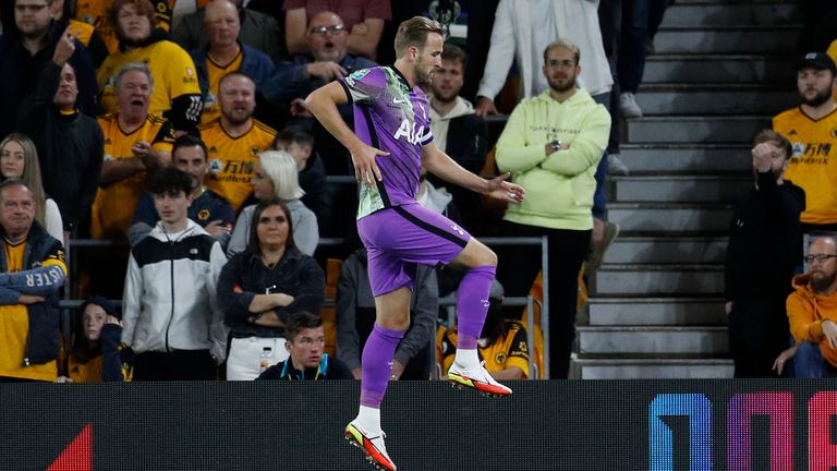 Harry Kane scored his first domestic goal of the season to put Tottenham 2-0 up
