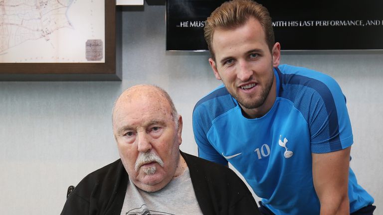 Jimmy Greaves pictured with Harry Kane back in October 2017