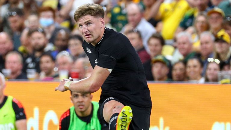 La botte de Jordie Barrett a fait la différence alors que les All Blacks ont battu les Springboks 