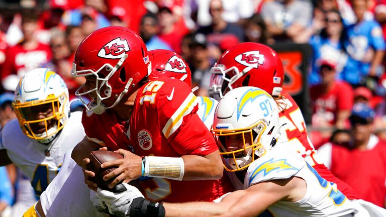 Los Angeles Chargers 30-24 Kansas City Chiefs: Justin Herbert