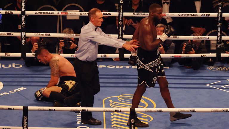 Lawrence Okolie vs Dilan Prasovic, WBO Cruiserweight Title, Tottenham Hotspur Stadium, London..25 September 2021.Picture By Ian Walton Matchroom Boxing.Lawrence Okolie wins