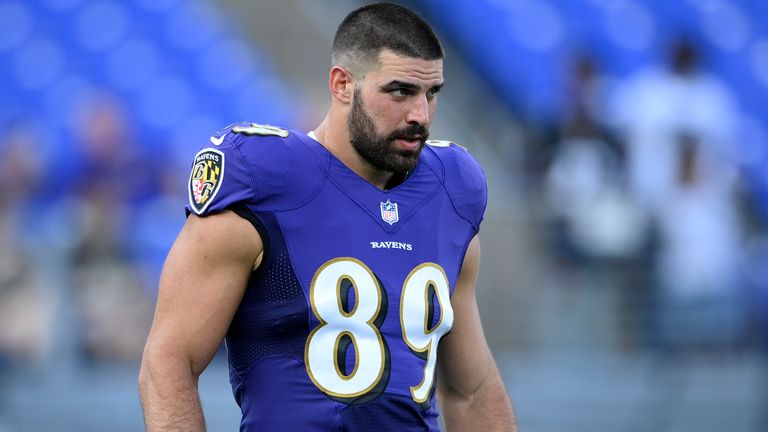 Baltimore Ravens tight end Mark Andrews (89) runs downfield during an NFL  football game between the