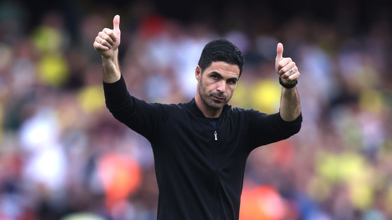 Mikel Arteta gives the thumbs up to the Arsenal crowd at full-time vs Norwich