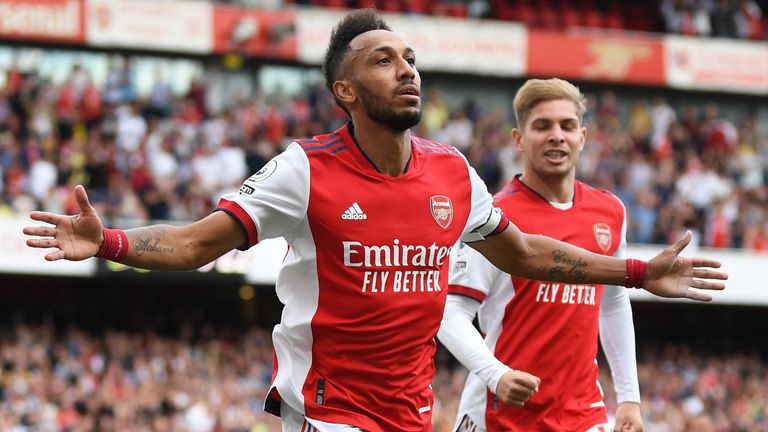 Pierre-Emerick Aubameyang celebrates after he scores his team&#39;s opening goal