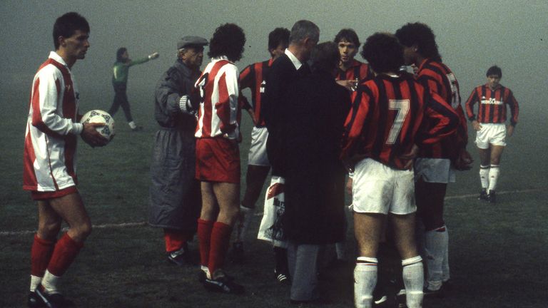 Fog suspends the match between Red Star Belgrade and AC Milan. with Red Star 1-0 up