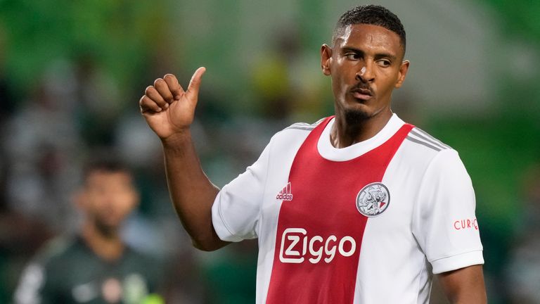 Sebastian Haller a marqué quatre buts en match d'ouverture de la Ligue des champions de l'Ajax