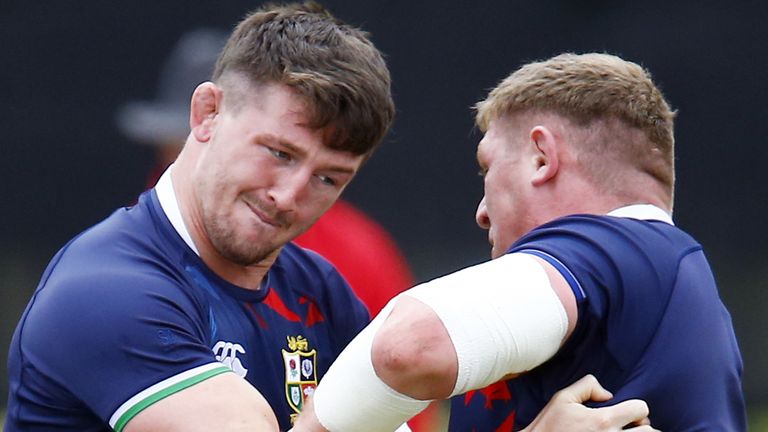 Tom Curry (left) and Tadhg Furlong 