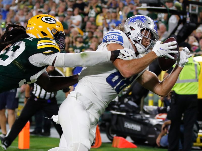 Aaron Jones scores 4 TDs as the Green Bay Packers hold off the