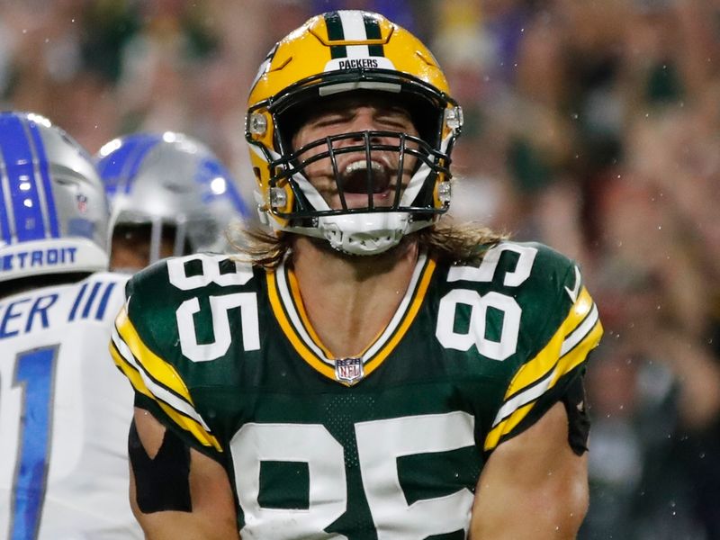 Packers RB Aaron Jones honors late father with 4 TDs in rout of Lions