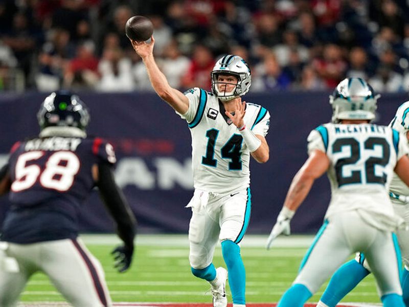 Panthers vs. Texans results, final score: Sam Darnold leads Carolina to 3-0  start; Christian McCaffrey exits