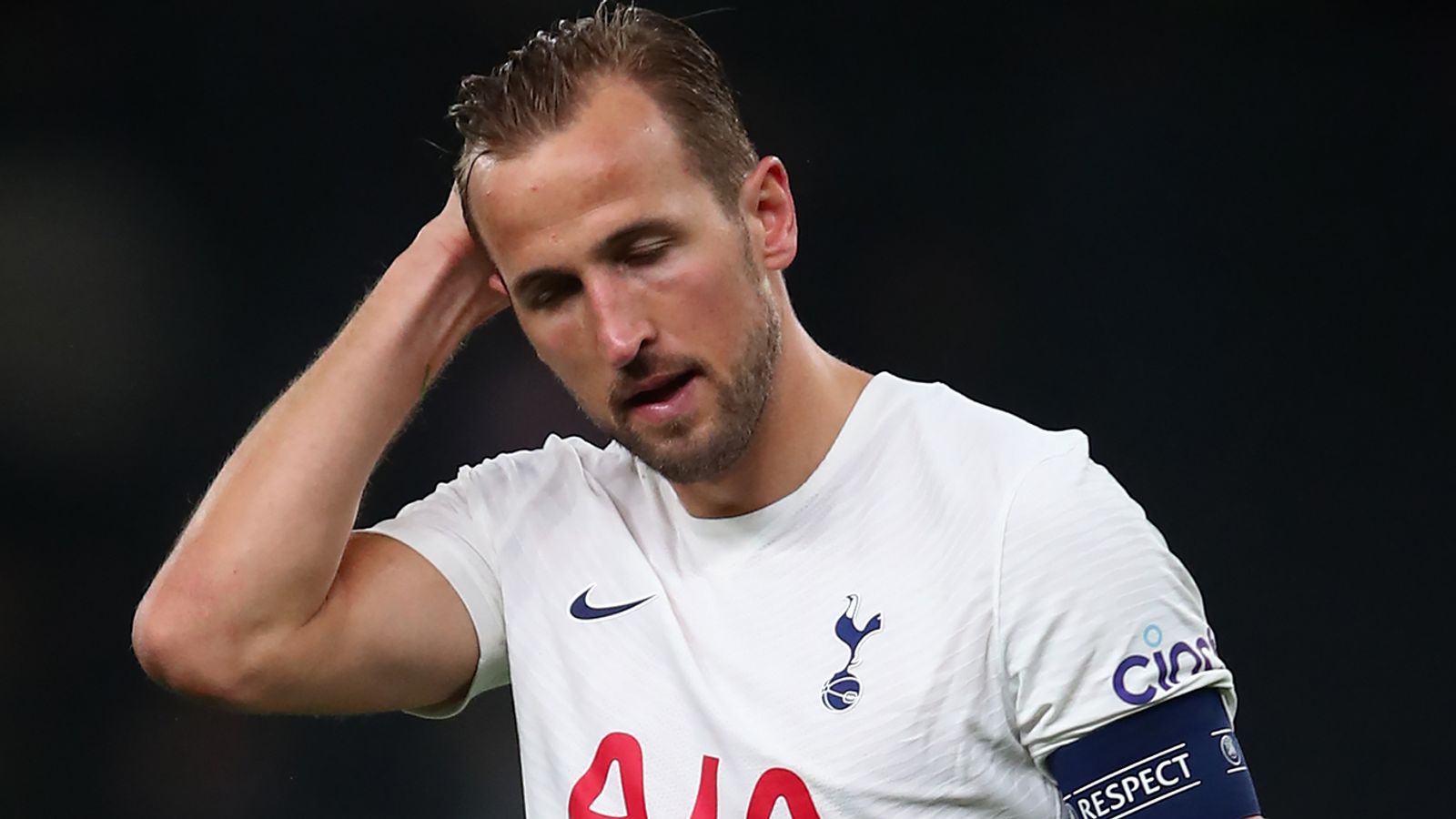 Oliver Skipp says Harry Kane needs help from his Tottenham team-mates to score goals