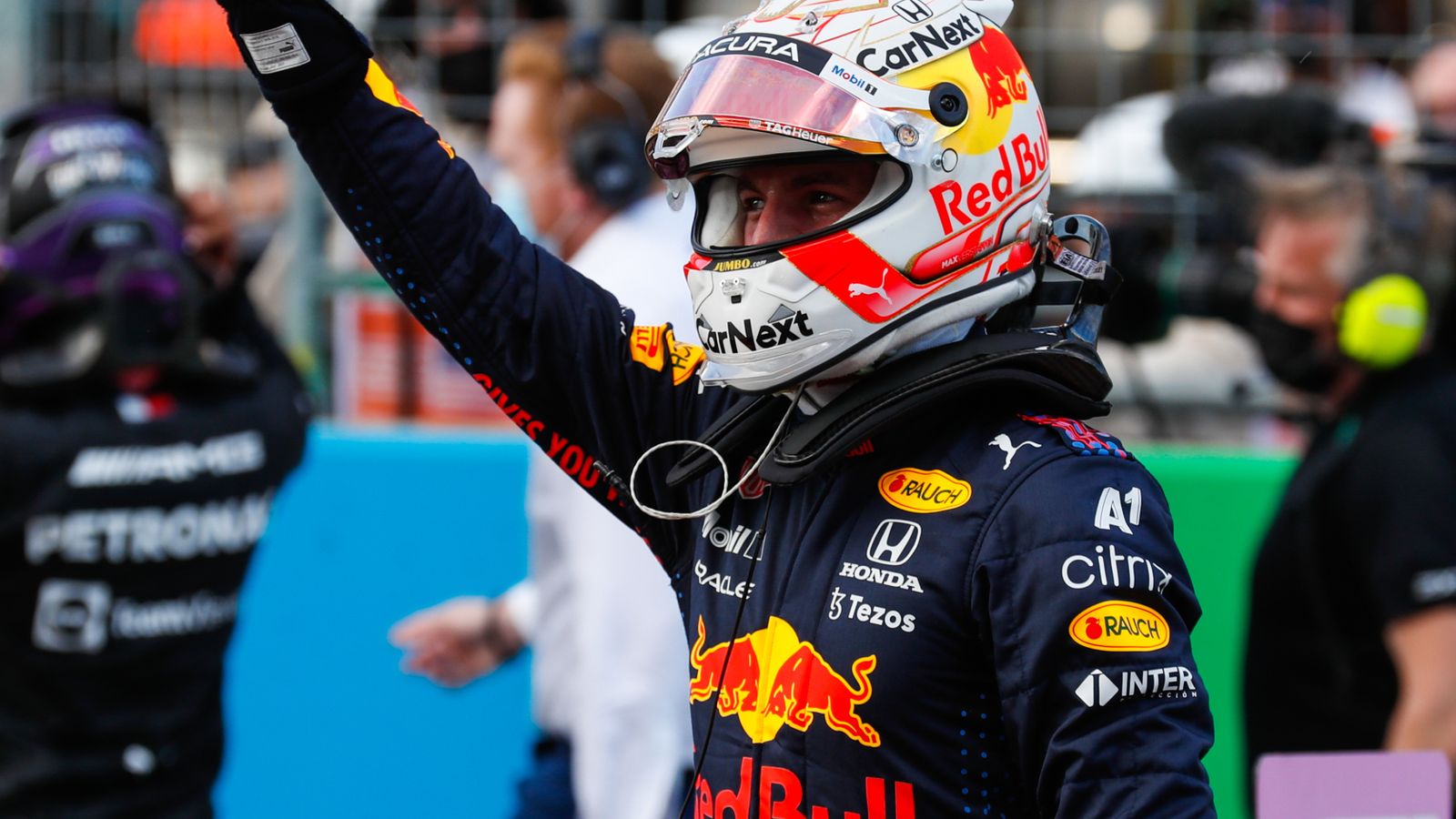 United States GP Qualifying: Max Verstappen beats Lewis Hamilton to ...