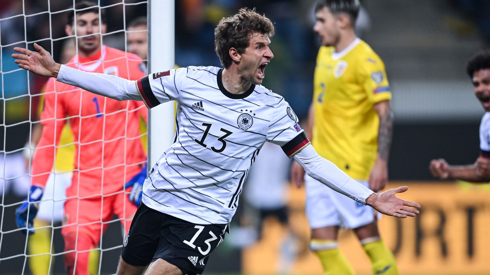 Pasaules kausa atlases posms: Tomass Mullers izglābj Vāciju, Nīderlande apsteidz Latviju |  futbola ziņas