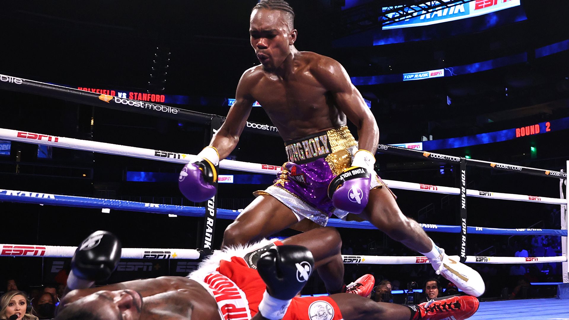 Holyfield's son delivers massive stoppage