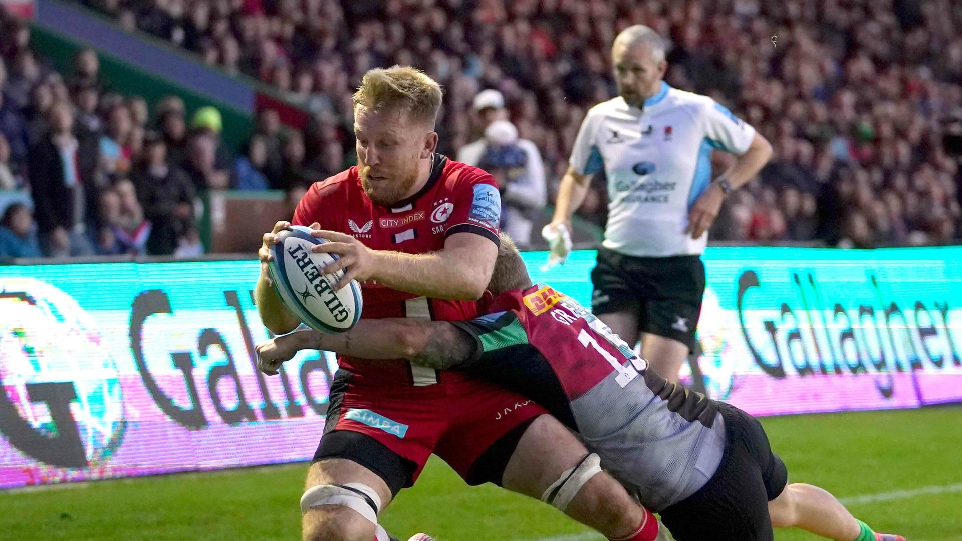 Saracens strike late to beat Harlequins