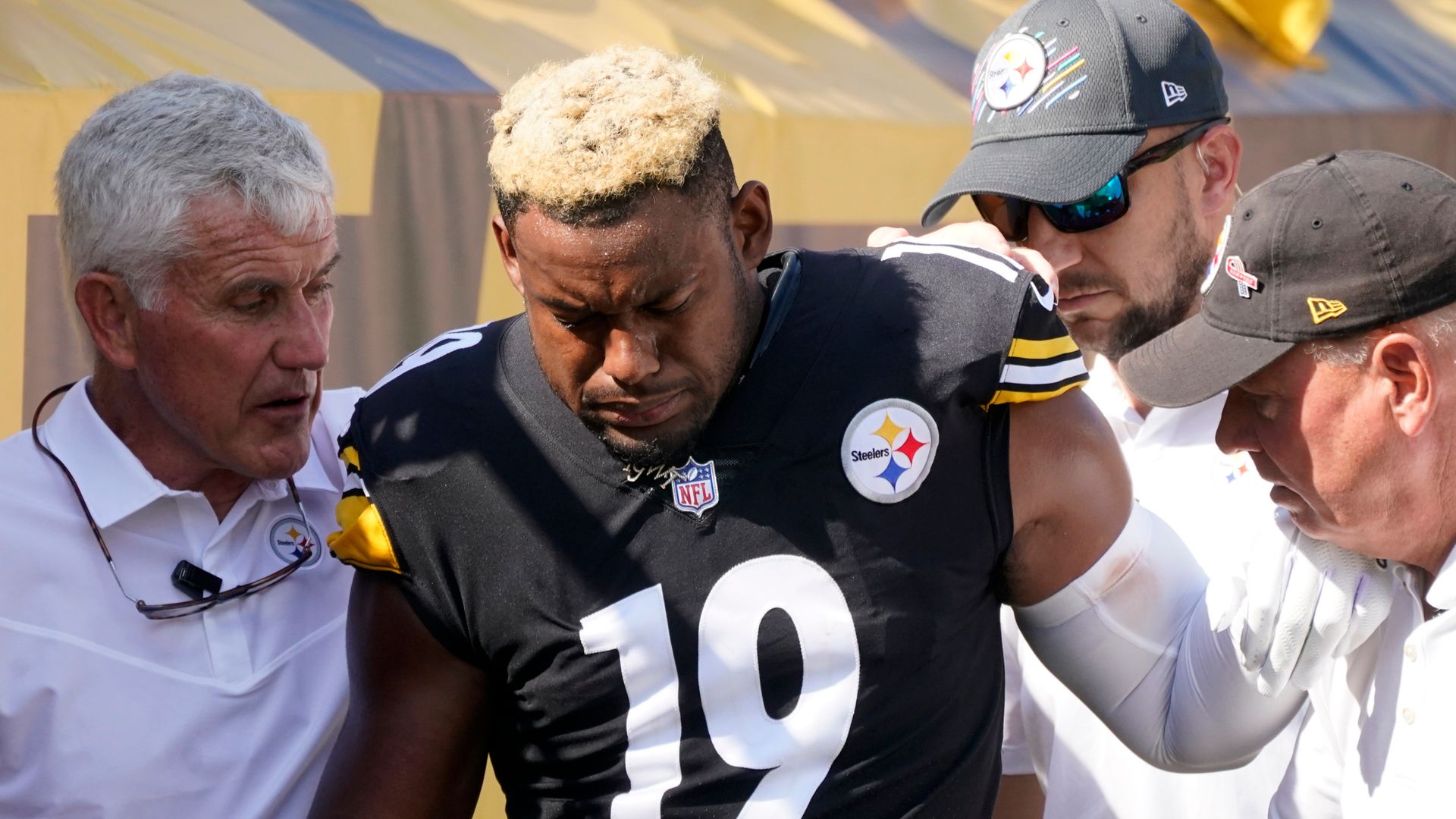 Steelers receiver Smith-Schuster out for the season