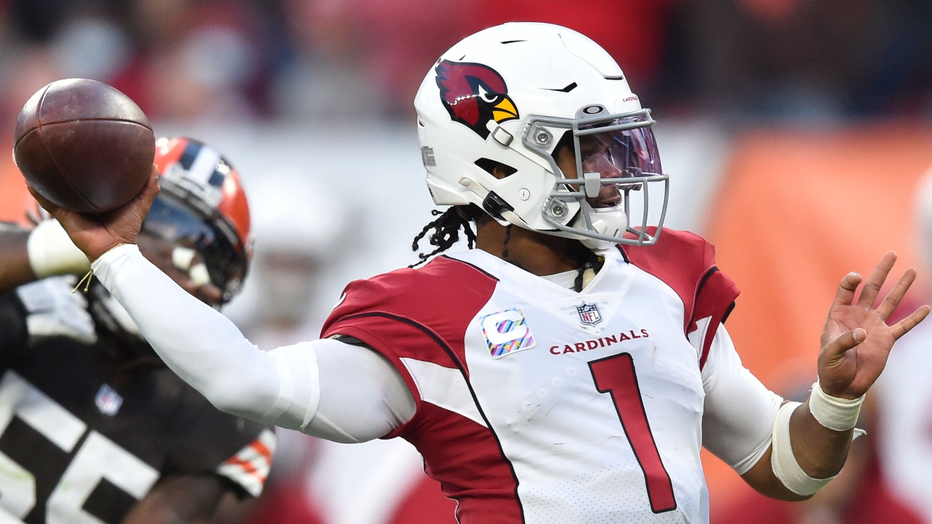 Cardinals hammer Browns to stay unbeaten