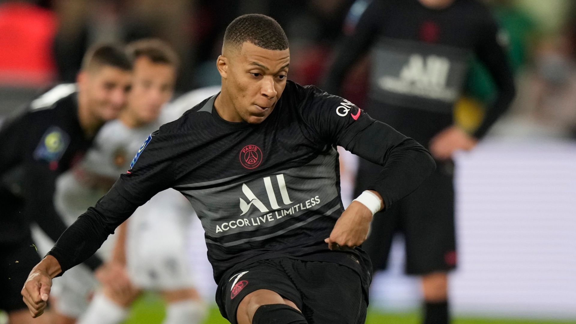 Mbappe strikes late as PSG survive Angers scare