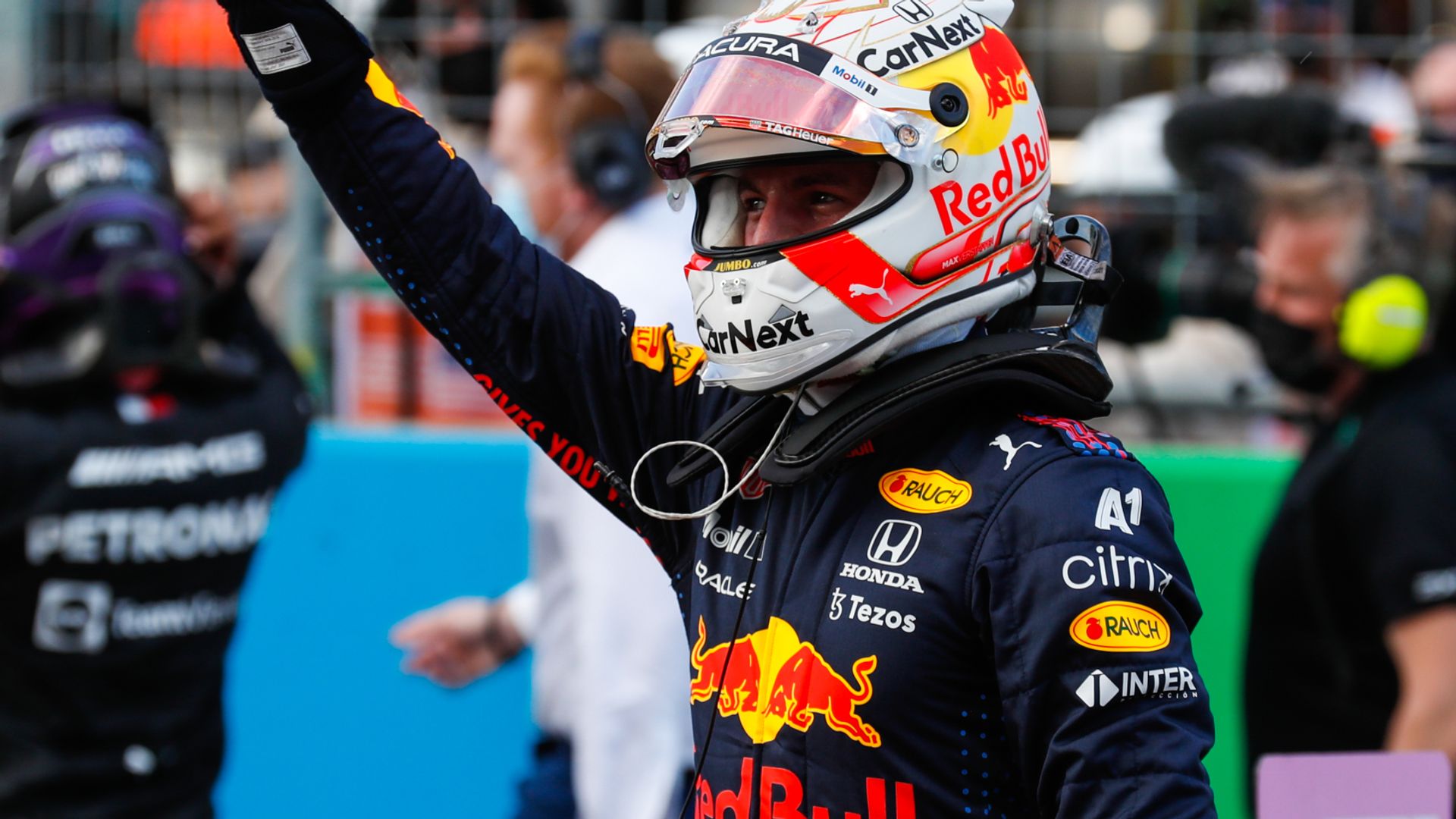 Verstappen snatches last-gasp USA pole from Hamilton