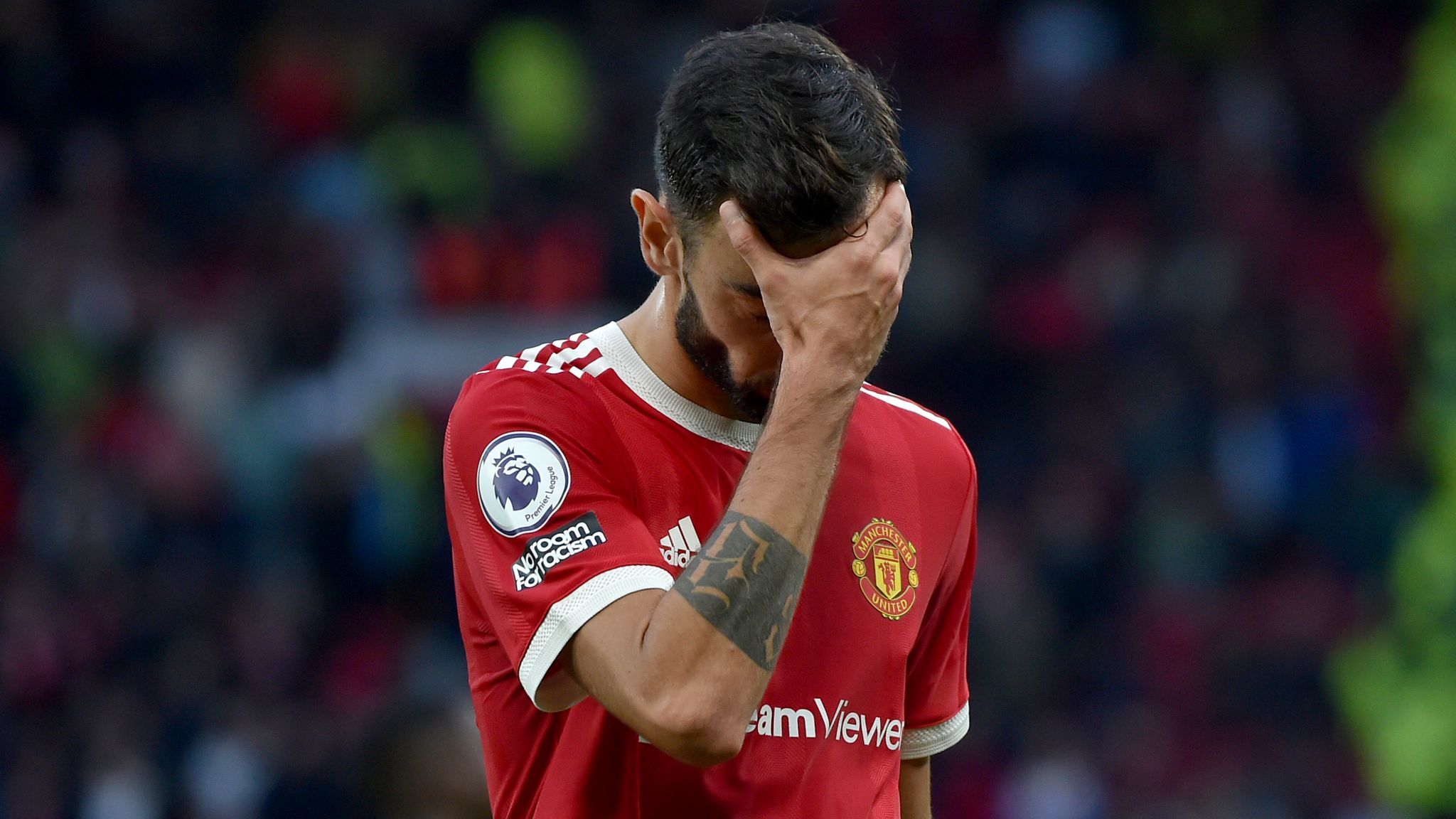 Manchester United and City suffer losses on day of surprises in the Premier  League