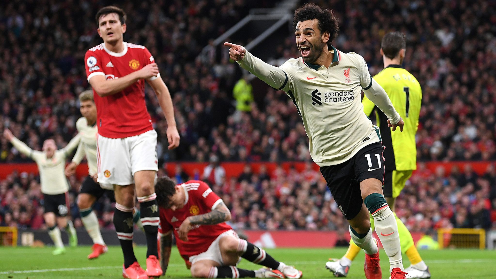 Premier League Hits Misses Man Utd S Defensive Horror Show And Harry Kane S Struggles Allow Rivals Liverpool And West Ham To Celebrate Football News Sky Sports