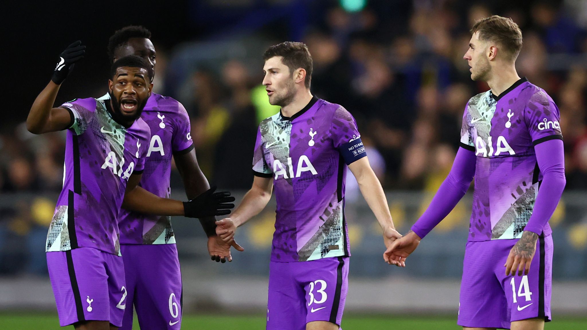 Tottenham on sale purple kit