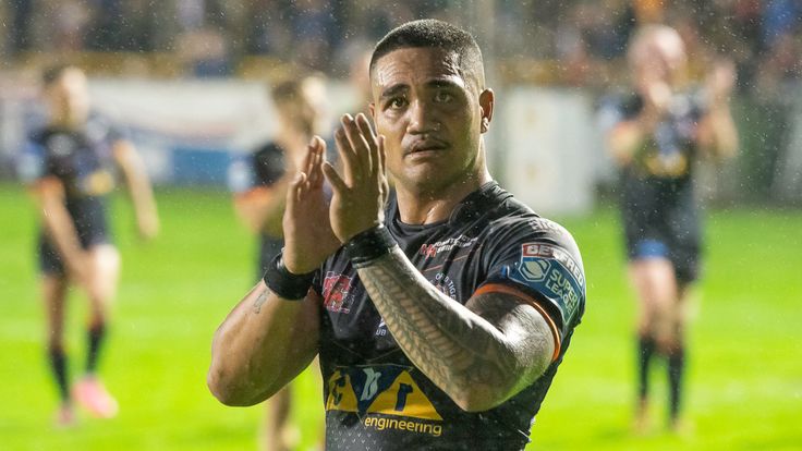 Picture by Allan McKenzie/SWpix.com - 21/08/2021 - Rugby League - Betfred Super League Round 20 - Castleford Tigers v Wakefield Trinity - the Mend A Hose Jungle, Castleford, England - Castleford's Peter Mata'utia thanks the fans for their support after victory over Wakefield.