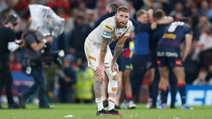 Picture by Ed Sykes/SWpix.com - 09/10/2021 - Rugby League - Betfred Super League Grand Final - Catalans Dragons v St Helens - Old Trafford, Manchester, England - Catalans Dragons' Sam Tomkins looks dejected after the game