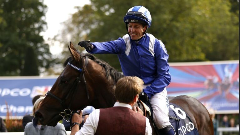 Baaeed y Jim Crowley después de ganar el Queen Elizabeth II Stakes