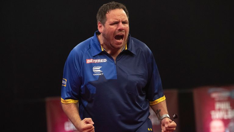 BETFRED WORLD MATCHPLAY 2020.MARSHALL ARENA,.MILTON KEYNES.PIC LAWRENCE LUSTIG.ROUND 2 .ADRIAN LEWIS V DANNY NOPPERT.ADRIAN LEWIS IN ACTION