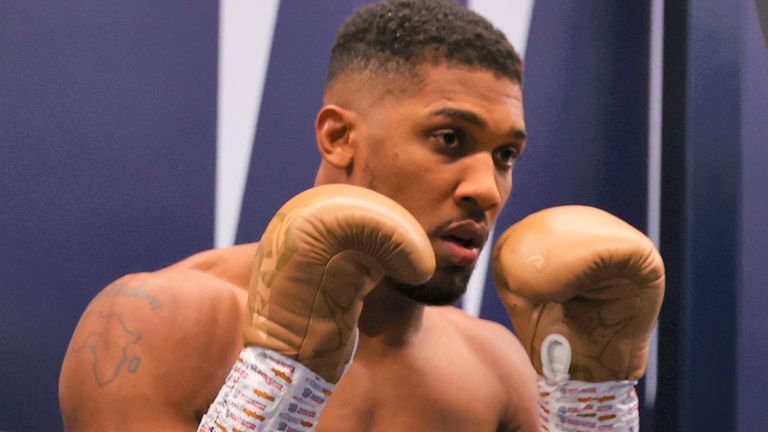 Anthony Joshua and Oleksandr Usyk locked in for tense final stare-down at  weigh-in before world heavyweight title fight | Boxing News | Sky Sports