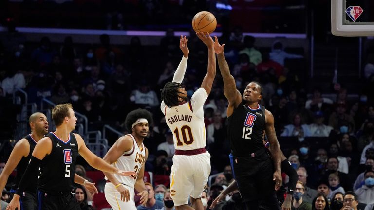 Highlights of the Cleveland Cavaliers&#39; trip to the Los Angeles Clippers in Week 2 of the NBA.