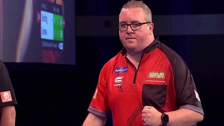 Stephen Bunting takes out three century checkout's against Daryl Gurney to reach the second round of World Grand Prix.