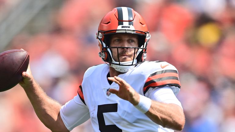 Cleveland Browns quarterback Case Keenum  looks to throw during the first half of an NFL football game against the New York Giants, Sunday, Aug. 22, 2021, in Cleveland. (AP Photo/David Dermer)