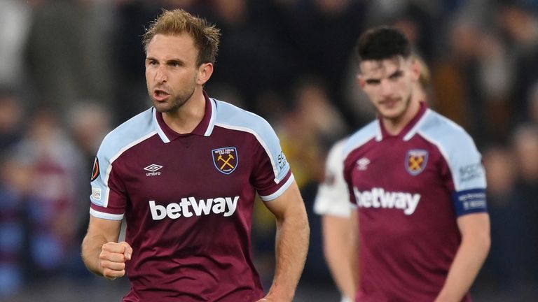 Craig Dawson celebrates scoring for West Ham vs Genk