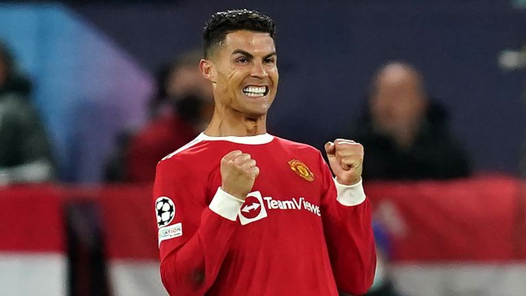 Cristiano Ronaldo celebrates after scoring Manchester United&#39;s winner against Atalanta