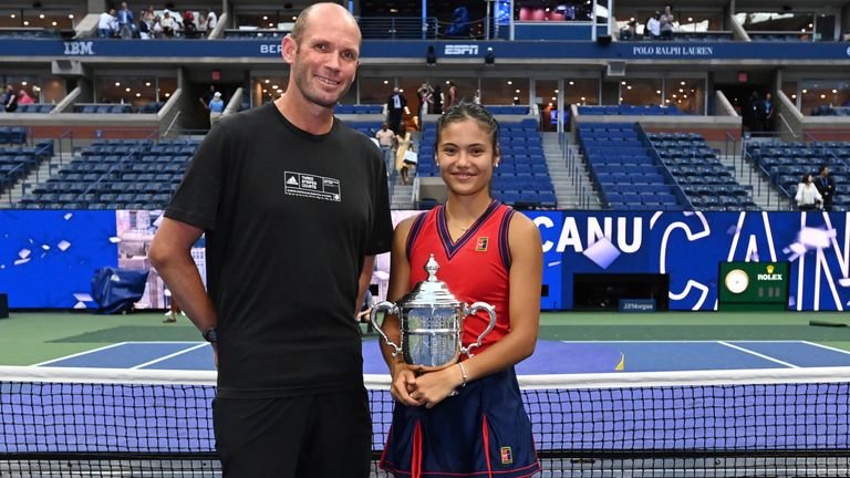 Women&#39;s Singles champion, Emma Raducanu poses for a photo with her coach, Andrew Richardson at the 2021 US Open, Saturday, Sep. 11, 2021 in Flushing, NY. (Garrett Ellwood/USTA)