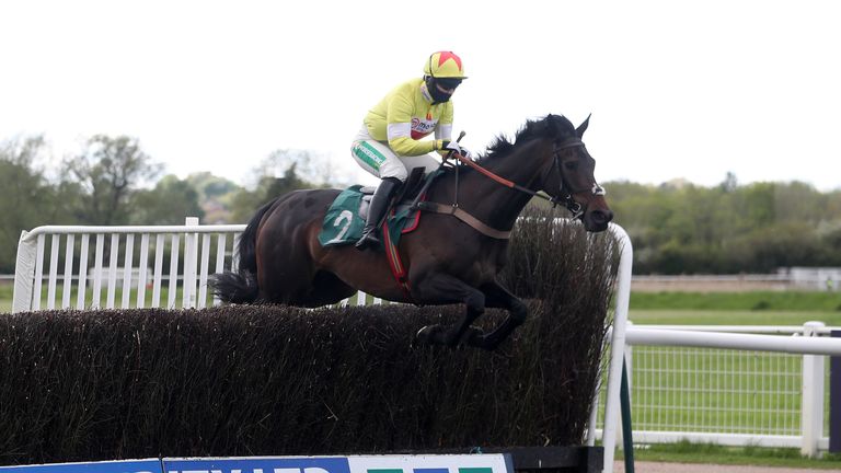 Fidelio Vallis and Bryony Frost coming home to win the Wigley Group Carnival Handicap Chase at Warwick