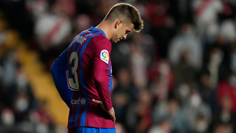 Centre-back Gerard Pique cuts a dejected figure at the Estadio de Vallecas