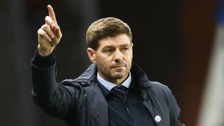 GLASGOW, ÉCOSSE - 27 OCTOBRE: Le manager des Rangers Steven Gerrard lors d'un match de Cinch Premiership entre les Rangers et Aberdeen au stade Ibrox, le 26 octobre 2021, à Glasgow, en Écosse.  (Photo par Alan Harvey / Groupe SNS)