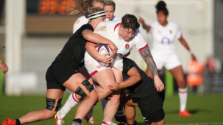 Hannah Botterman does the hard yards for England