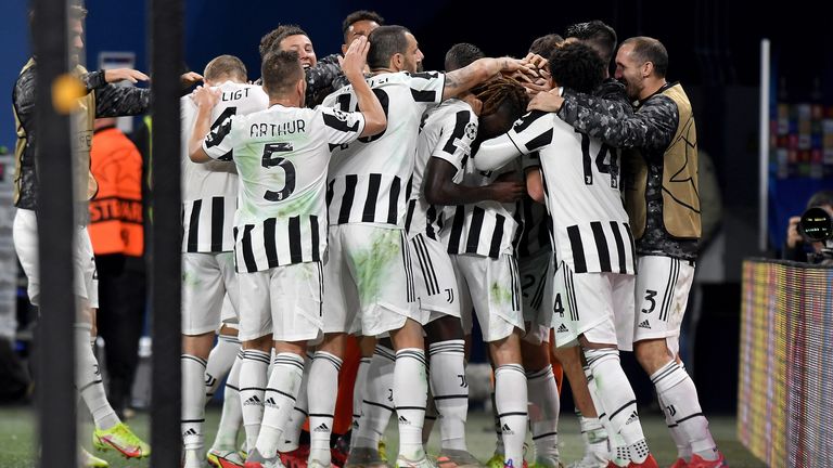 Juventus stayed top of Group H